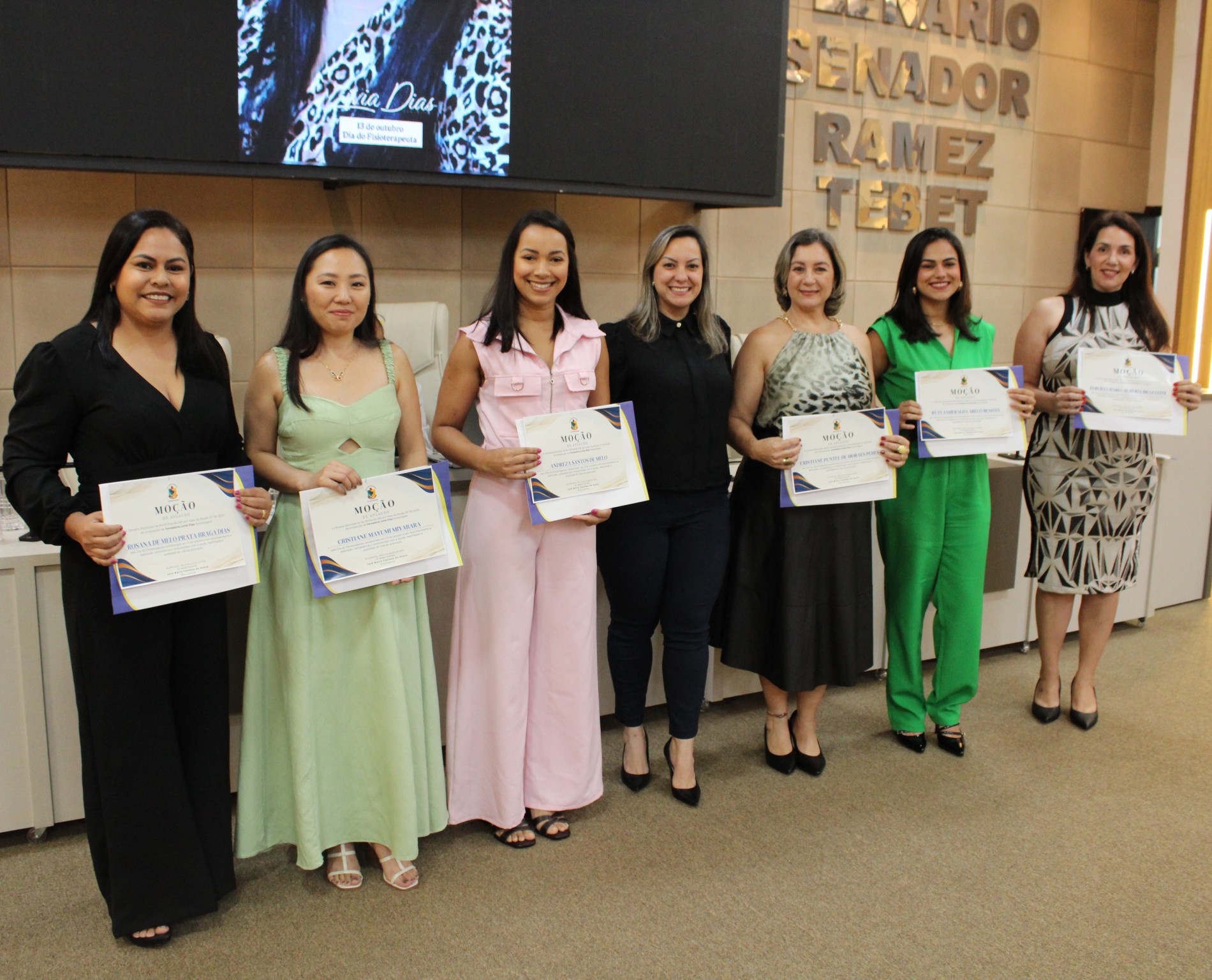 C&acirc;mara presta homenagem aos fisioterapeutas do munic&iacute;pio e &agrave; Igreja Mission&aacute;ria Jerusal&eacute;m Avivamento 