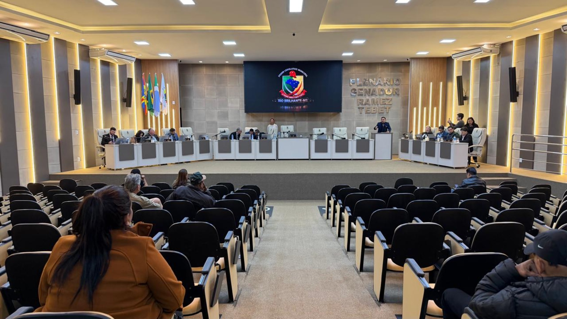 Mo&ccedil;&otilde;es de aplauso e projetos sociais ganham destaque na sess&atilde;o da C&acirc;mara Municipal